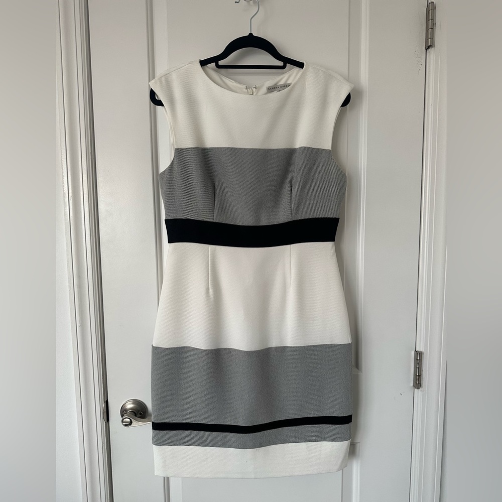 Sandra Darren White, Black, and Gray Dress